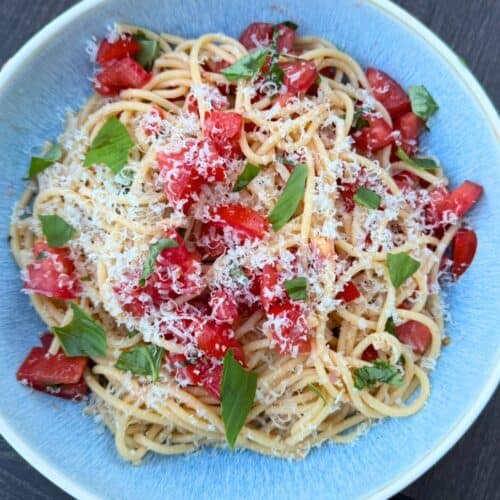 Bowl of spaghetti and fresh no-cook tomato sauce